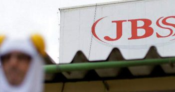 Per i fratelli Batista scatta anche l’accusa di insider trading. La Giustizia brasiliana blocca i fondi di JBS