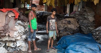 Bangladesh, l’export dell’area pelle cala del 9,2%. Un’esplosione a Dacca (10 morti) riapre il tema sicurezza