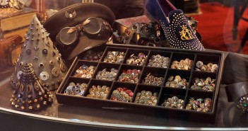 Accessories and parts at Lineapelle: hyper-decoration and technical innovation, the two universes of style