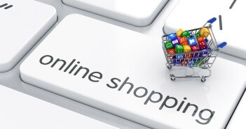 Online e offline, tutto gira attorno al web: Prada con Matchesfashion, Tod’s con Mytheresa, mentre Inditex…