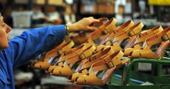Riviera del Brenta, alta tensione per il rinnovo del contratto del calzaturiero. Venerdì l’incontro