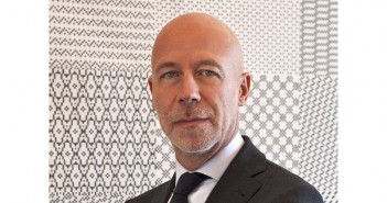 Ferragamo ends a critical 2016 (revenue -0.7%). In the new year, the main focus will be on footwear