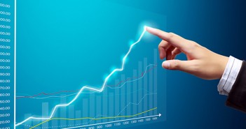 Savigny Luxury Index makes public February business trends: Tapestry and Moncler on top in the Stock Market, while Mulberry and Ralph Lauren drop in the listings