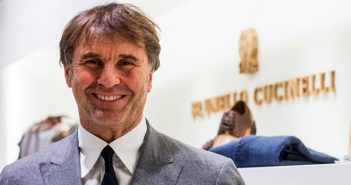 Cucinelli cresce nel semestre (+12%) in tutti i canali e su tutti i mercati: la griffe attende un 2018 in doppia cifra