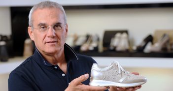 “Trump? Sta facendo la scelta giusta” dice Enrico Bracalente (NeroGiardini): “Il made in Italy? Siamo noi italiani a sminuirlo…”