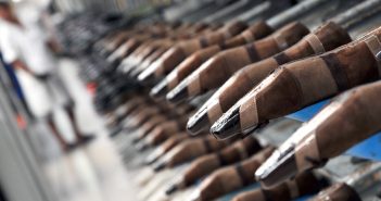 La scarpa italiana si aspetta dal primo semestre 2017 stabilità: ma i pessimisti sono più degli ottimisti