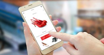 USA e Gran Bretagna, il 38% di chi compra online sta lontano dal lusso (che compra, ancora, in boutique)