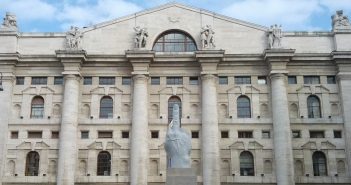 Il rumor su Ferragamo in vendita fa volare il titolo, ma è ancora smentito. Ma non è l’unico brand italiano che piace ai fondi