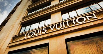 LVMH performs well, but with caution. YSL is increasingly close to Vigonza. For Gucci is a rebirth