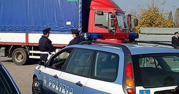Mondo contraffatto: a Firenze sequestrate 20.000 borse, OTB provoca New York con un fake store “Deisel”