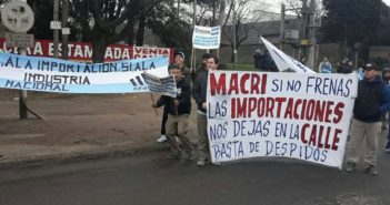 Produrre in Argentina non conviene più: Adidas licenzia 112 operai, calzaturificio a rischio chiusura