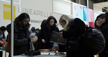 Visitors at Lineapelle94 talk about the market, floating between “stability and caution”. Products look for quality