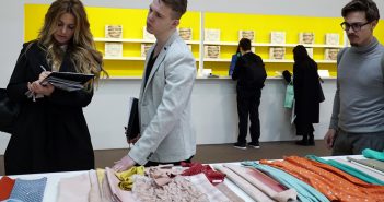 Visitors and style at Lineapelle94: “We look for inspiration first, then for the product”. Laminates and pastel tints