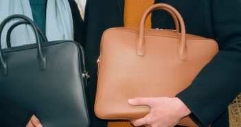 Dalla donna all’uomo, 100% made in Italy: dagli USA Mansur Gavriel entra nella pelletteria maschile