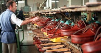Spagna, il mattone batte la scarpa. “Il ricambio generazionale è un’emergenza: l’edilizia attrae di più”