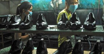 Da 153 a 170 dollari al mese: in Cambogia aumentano gli stipendi per 780.000 lavoratori (calzatura compresa)