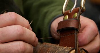 Pelletteria salva-lavoro: il caso toscano di Mexis che assumerà 15 dei 51 licenziati di Defi Pratesi