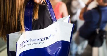 A Riva del Garda inizia Expo Riva Schuh 90: la calzatura di volume s’interroga sul digitale e battezza l’esordio di Gardabags