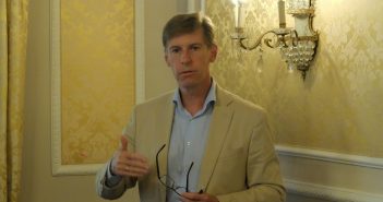 Cotance convince il DG GROW a muoversi sull’autenticità della pelle. Ma per la legge bisogna aspettare