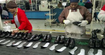 In Sudafrica è lotta dura per l’aumento salariale: lo sciopero dei lavoratori “continua a oltranza”