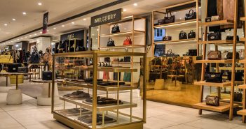 Il dilemma di Mulberry davanti a Brexit: “Con un dazio sulla pelle italiana, in crisi l’architettura dei prezzi”