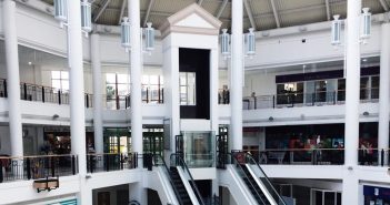 Regno Unito, mentre 200 centri commerciali rischiano il fallimento, Aldo e Kurt Geiger uniscono le forze retail