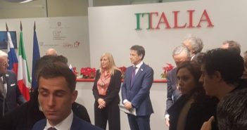 Obuv conferma che la Russia è difficile anche per la pelletteria: “Chiedono tutti il prezzo”. Il premier Conte torna a parlare di dazi