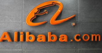 Intanto Alibaba taglia la crescita: sarà mostruosa (+53%), ma inferiore alle aspettative. Perché? Tutta colpa di Trump