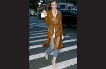 Sempre più trench, sempre più in pelle: anche per Emily Ratajkowski (20 milioni di follower su instagram) è un must