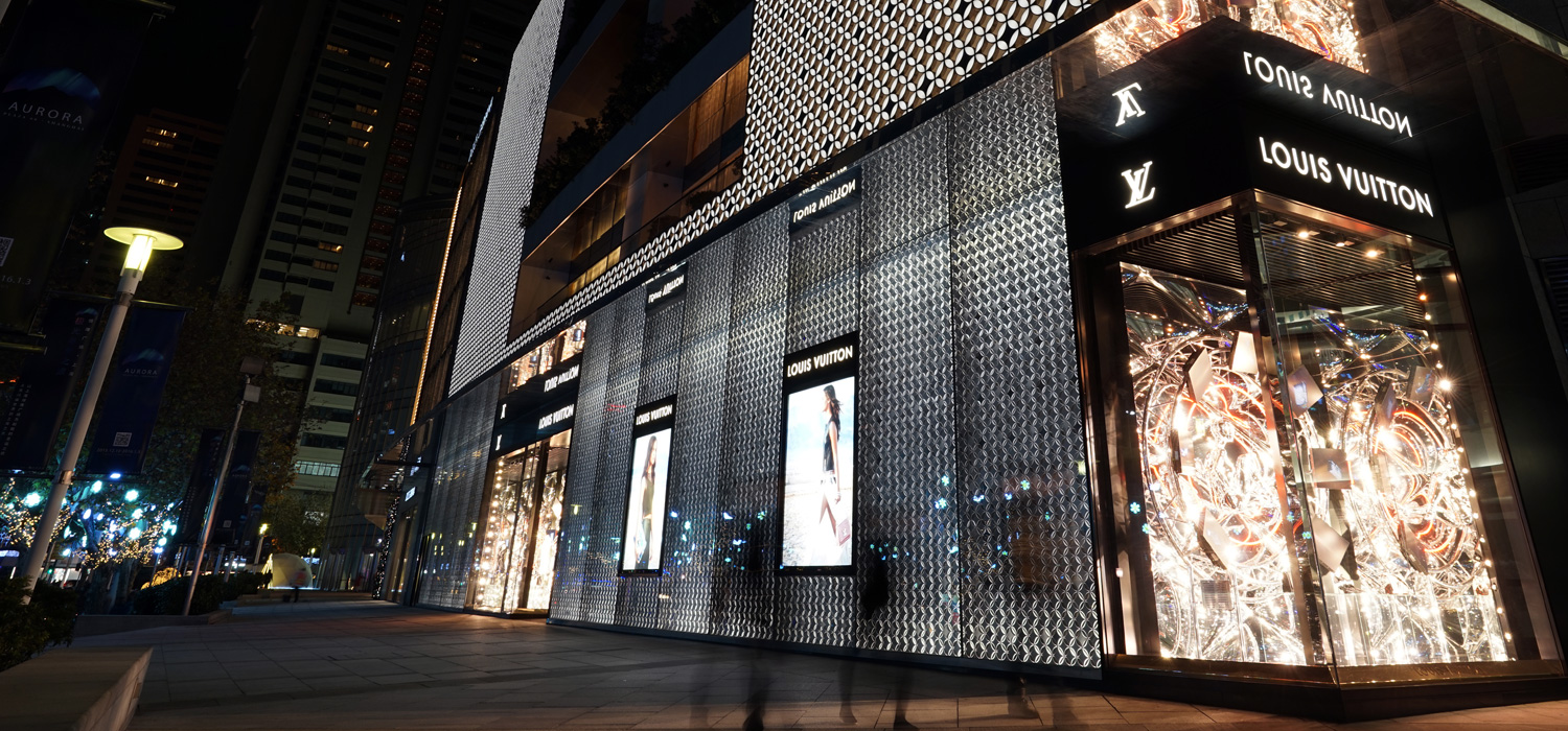 Louis Vuitton scores big in Shanghai: 22 million dollars in revenues in ...